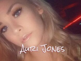 Auri_Jones