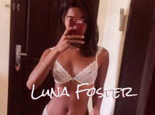 Luna_Foster
